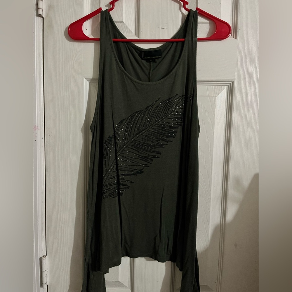Green Tank with Feather Design